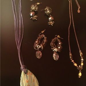 Fashion jewelry    Necklaces and earrings including 2028